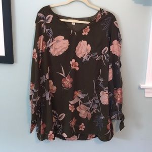 Francesca’s olive green floral dress